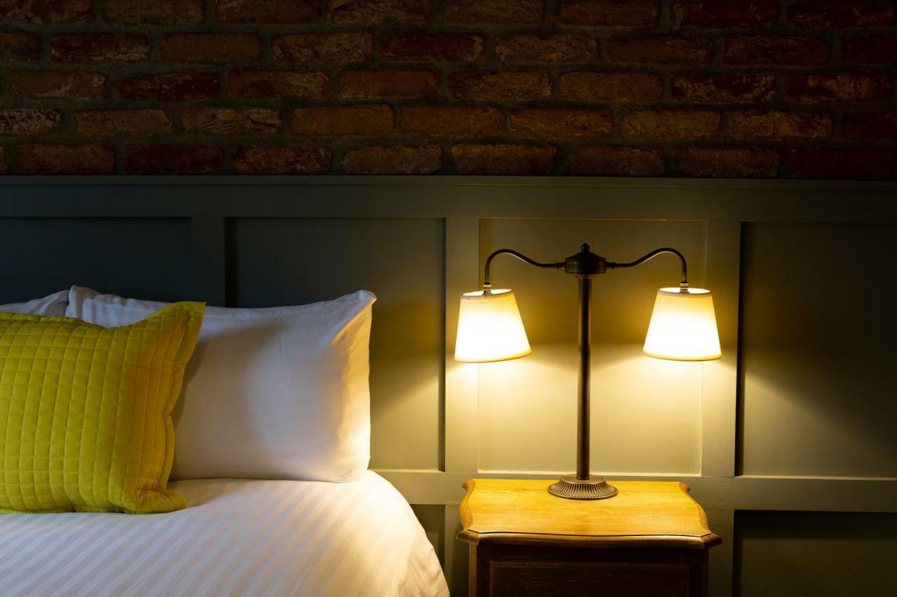 The Poacher Inn Hook  Rom bilde