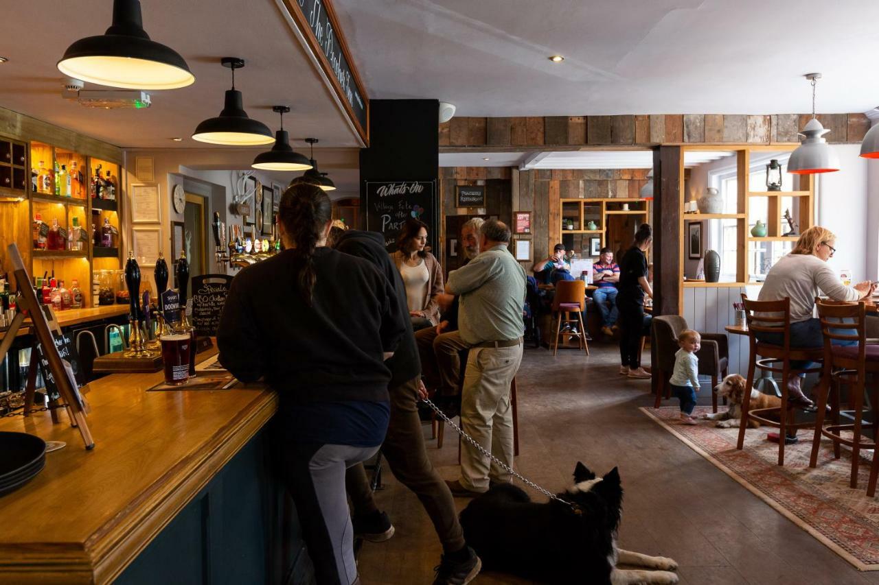 The Poacher Inn Hook  Eksteriør bilde